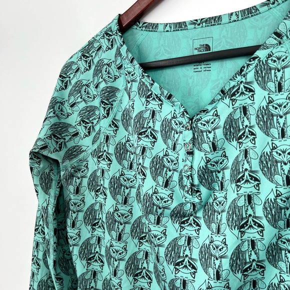 The North Face Womens Fox Base Layer Stretchy Blouse Shirt Top Skiing Snow Cozy - Picture 3 of 10